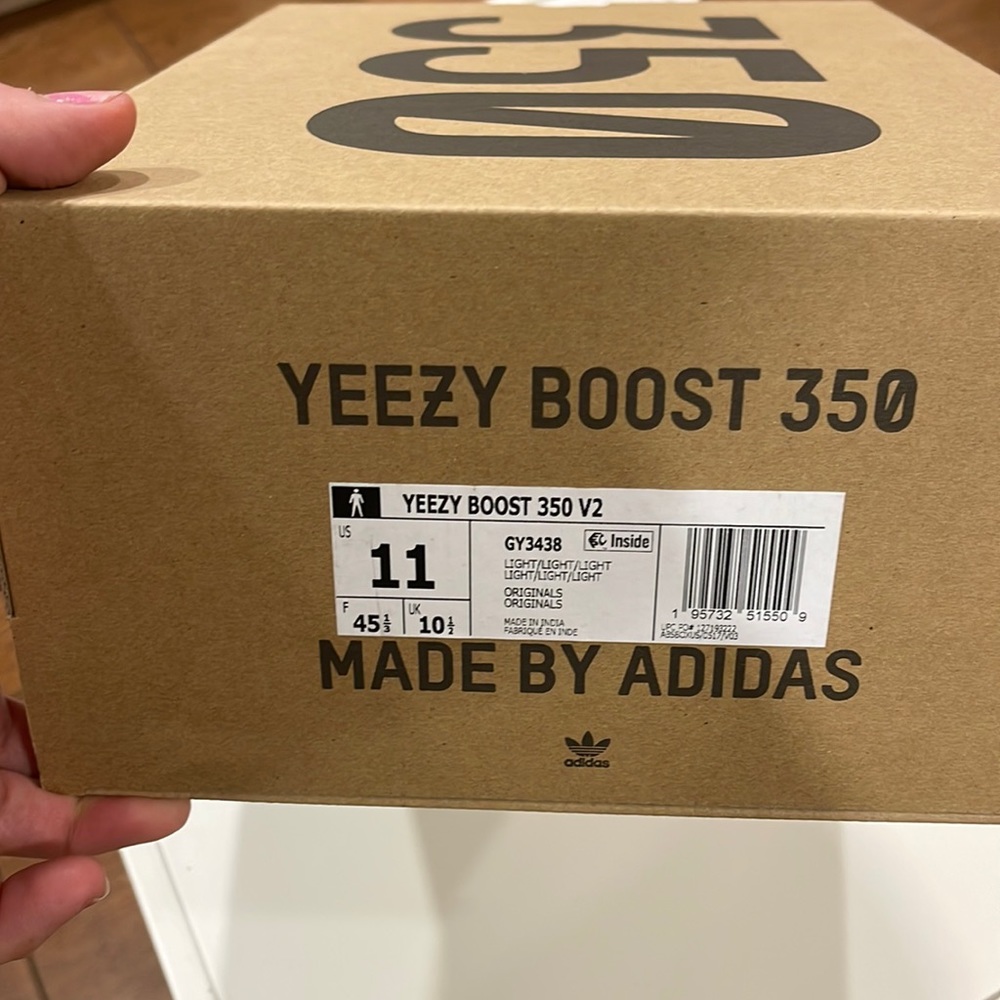 Yeezy boost 350 nwt